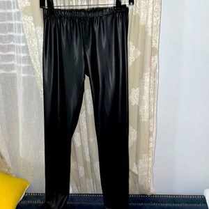 Black leggings size XL